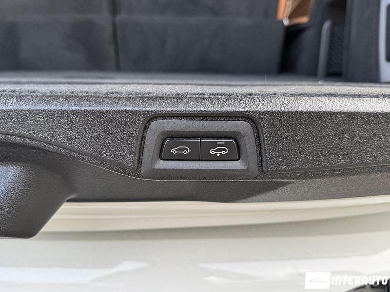 BMW X7 4.0i 2022 — Миниатюра 33