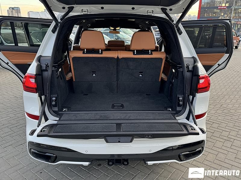 BMW X7 4.0i 2022 — Миниатюра 31