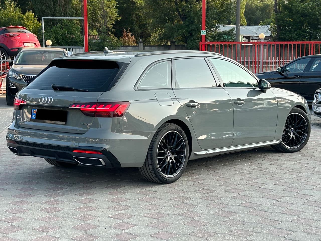 2020 Audi A4 — Miniatură 3