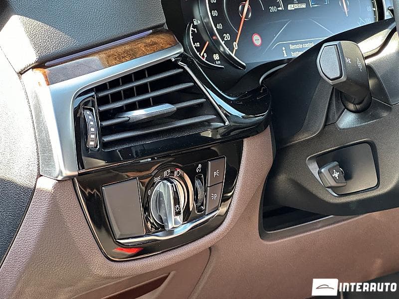 BMW 530e 2018 — Миниатюра 14