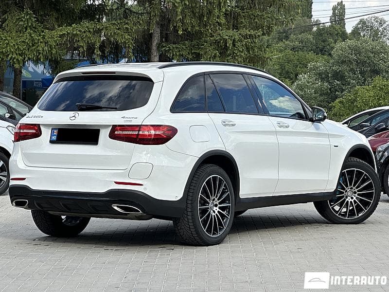 2016 Mercedes GLC 350e — Miniatură 3