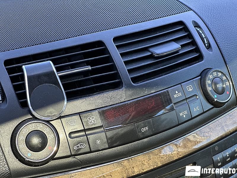 Mercedes E 200 2007 — Миниатюра 12