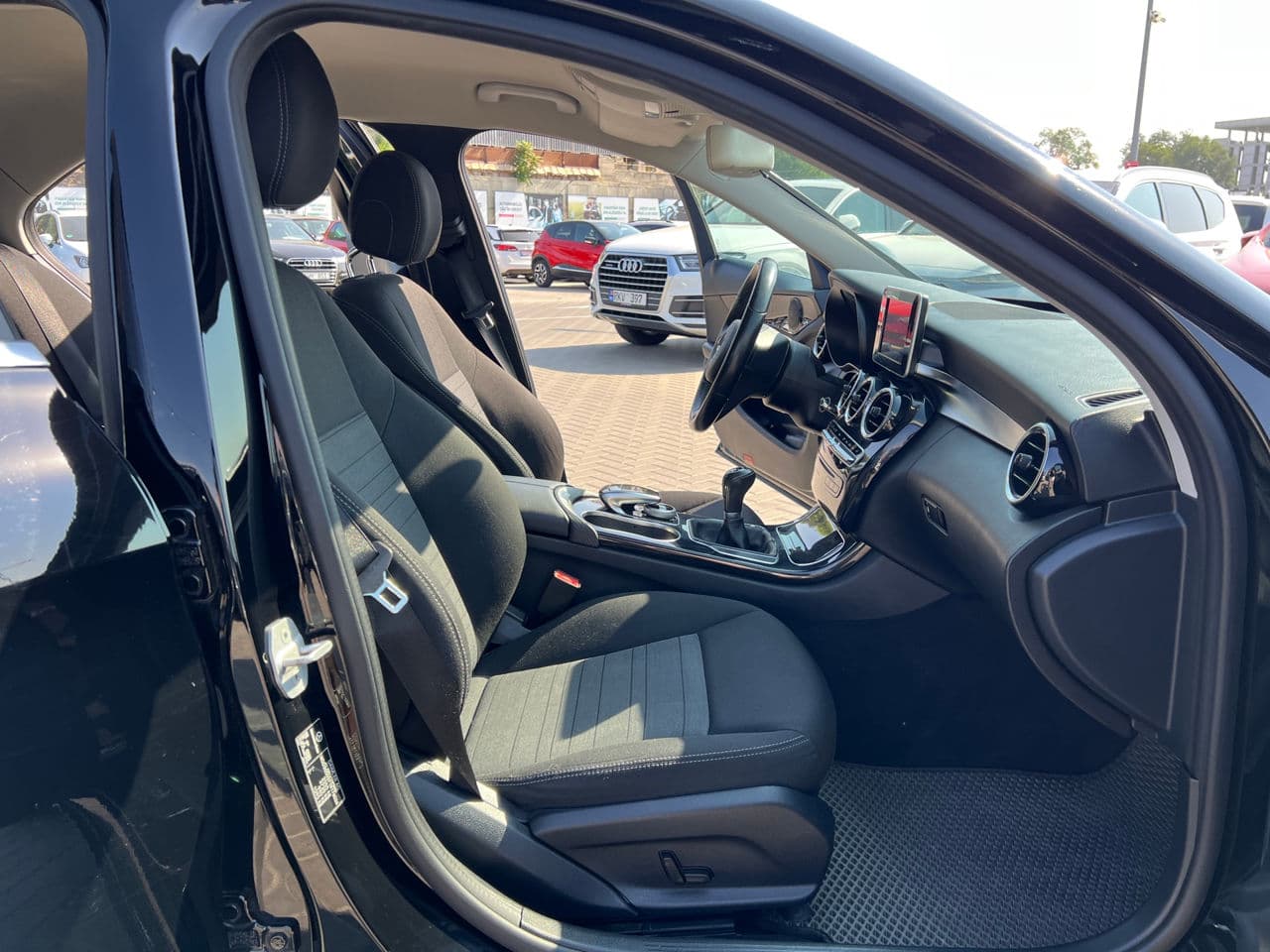 2016 Mercedes C 200 — Miniatură 14