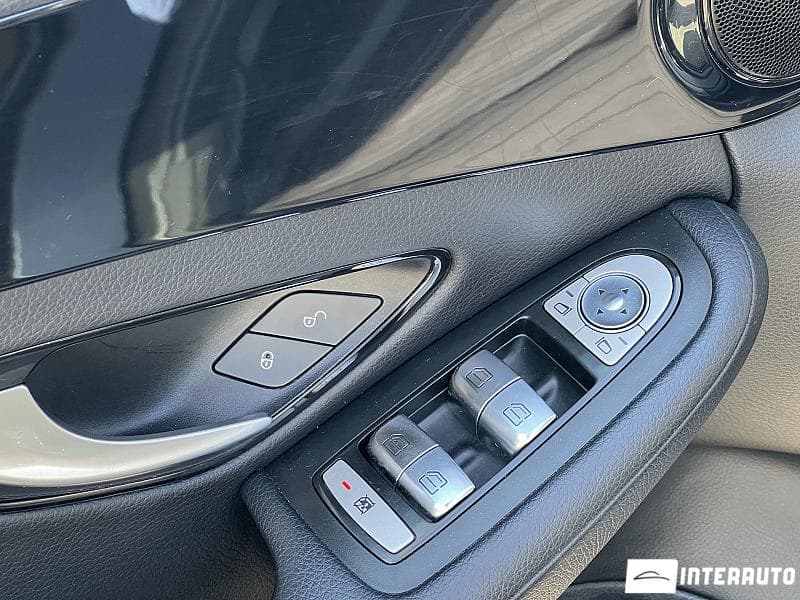 2016 Mercedes C 200 — Miniatură 16