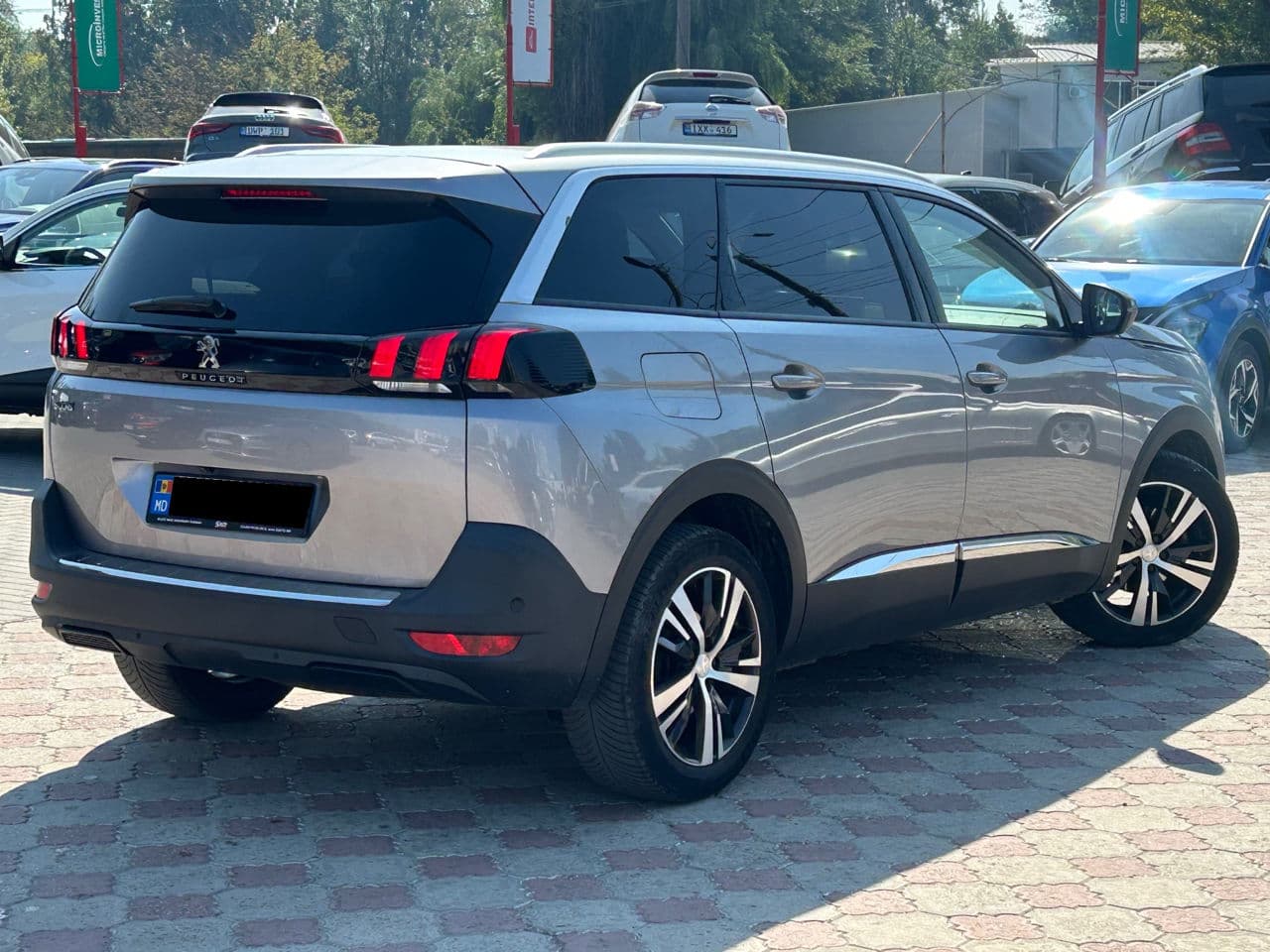 2018 Peugeot 5008 — Miniatură 3