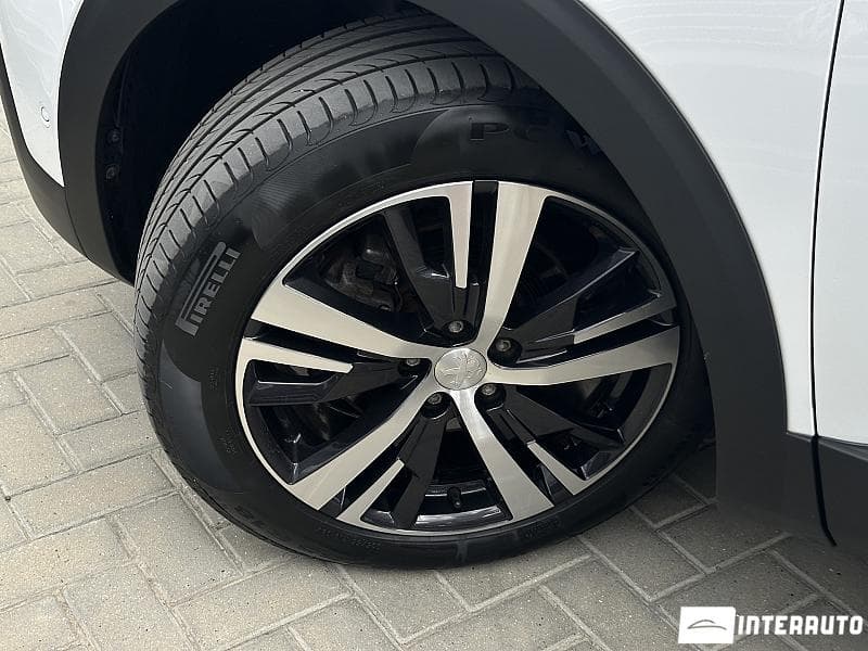 2020 Peugeot 5008 — Miniatură 17
