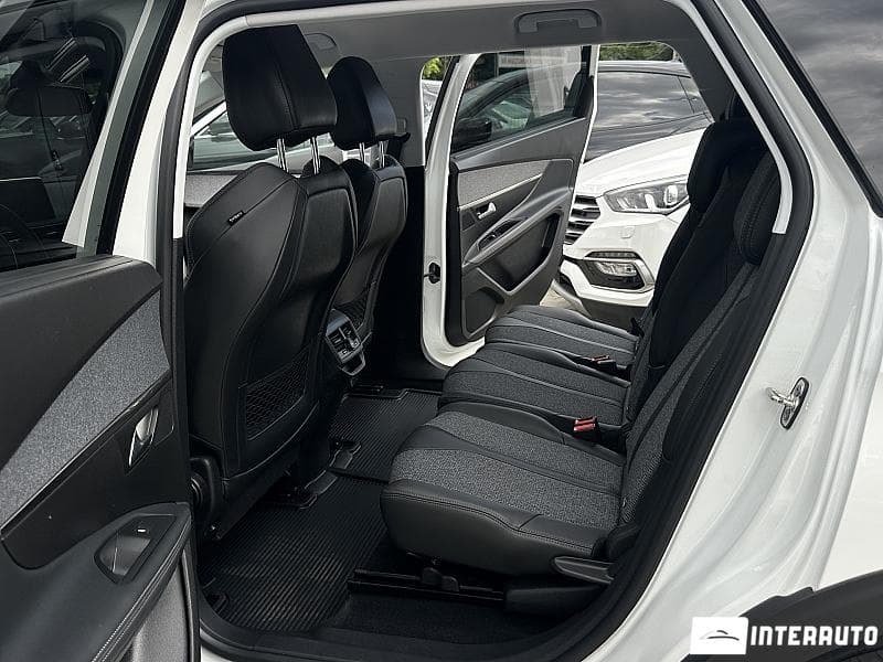 2020 Peugeot 5008 — Miniatură 13