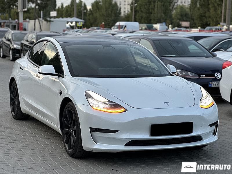 2020 Tesla Model 3 — Miniatură 3