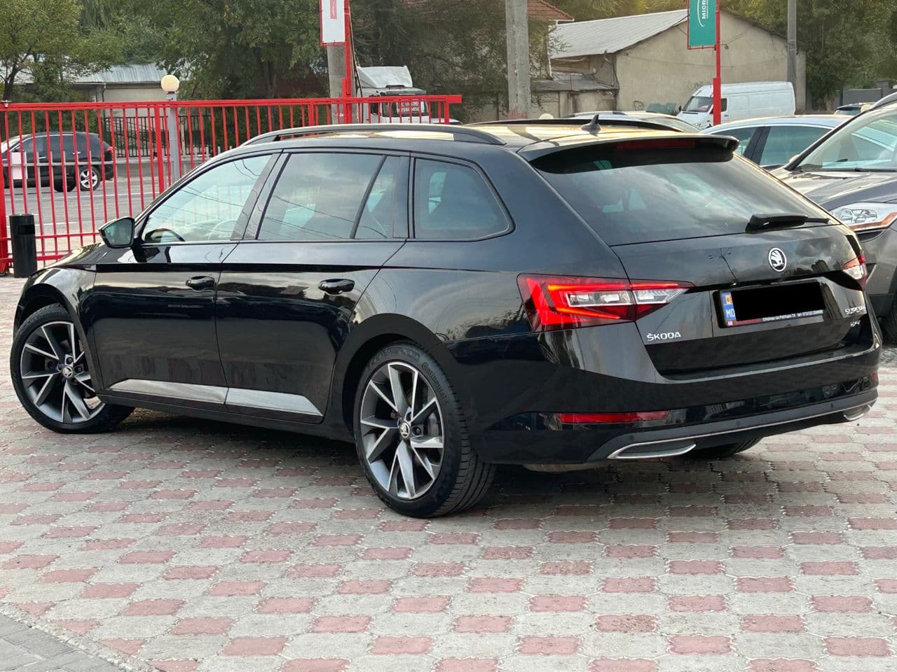 2018 Skoda Superb — Miniatură 2