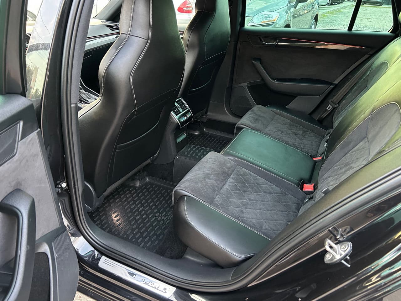 2018 Skoda Superb — Miniatură 20