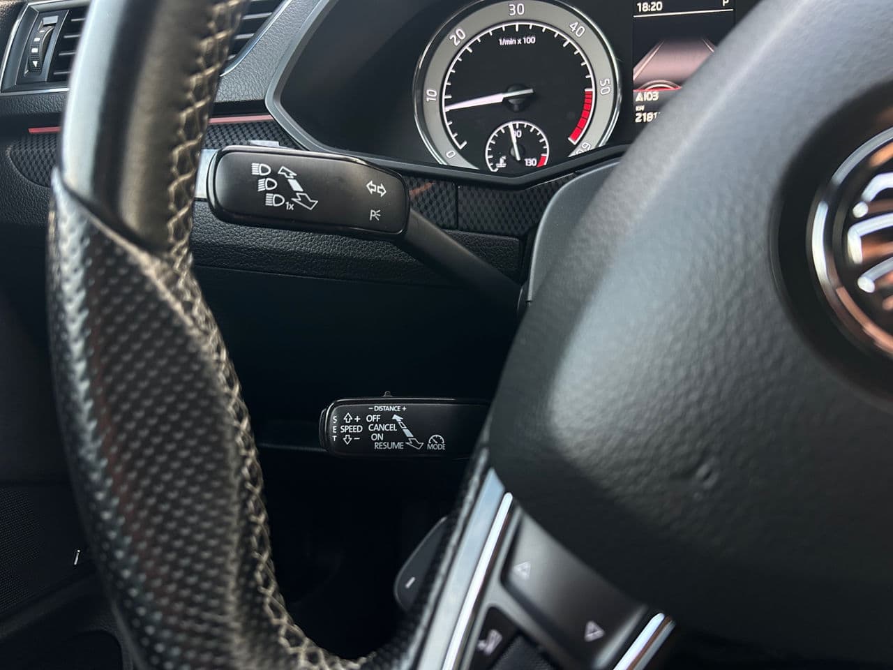 2018 Skoda Superb — Miniatură 11