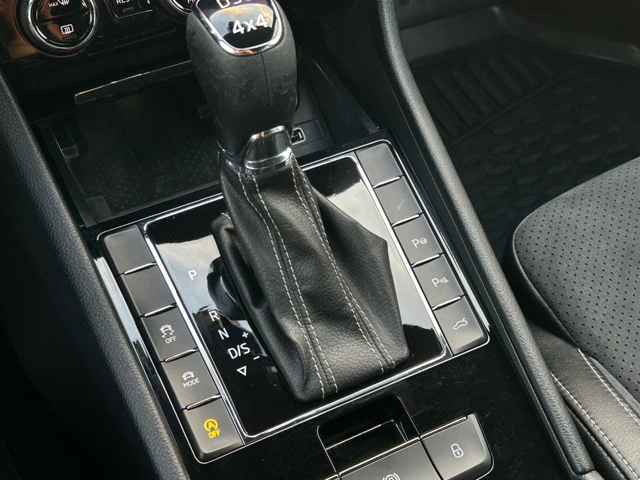 2018 Skoda Superb — Miniatură 16