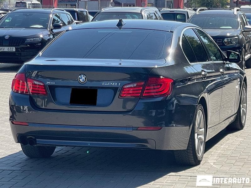 2011 BMW 528 — Miniatură 2