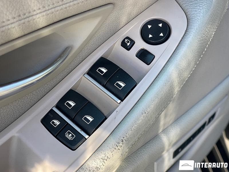 2011 BMW 528 — Miniatură 6
