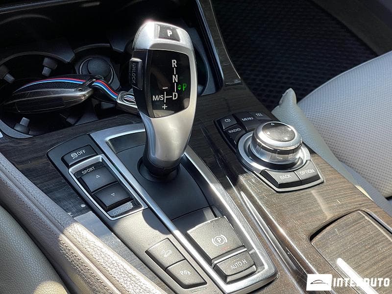 2011 BMW 528 — Miniatură 16