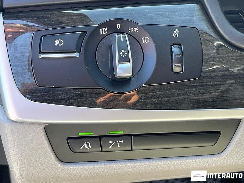 2011 BMW 528 — Miniatură 12