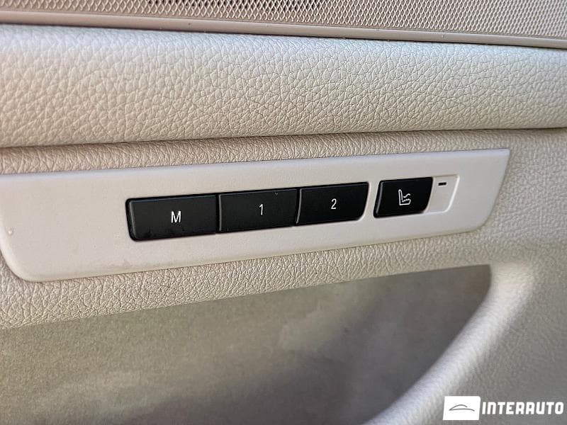 2011 BMW 528 — Miniatură 8