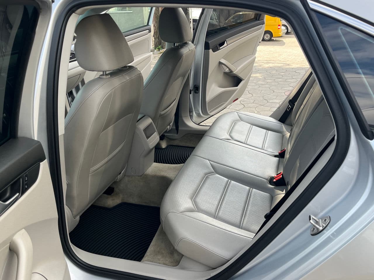 2015 Volkswagen Passat — Miniatură 6