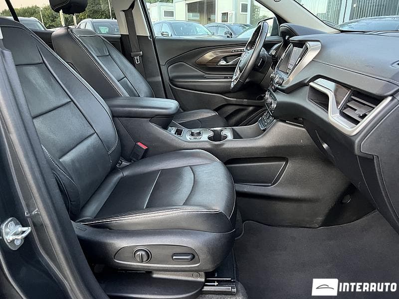 2017 GMC Terrain — Miniatură 23