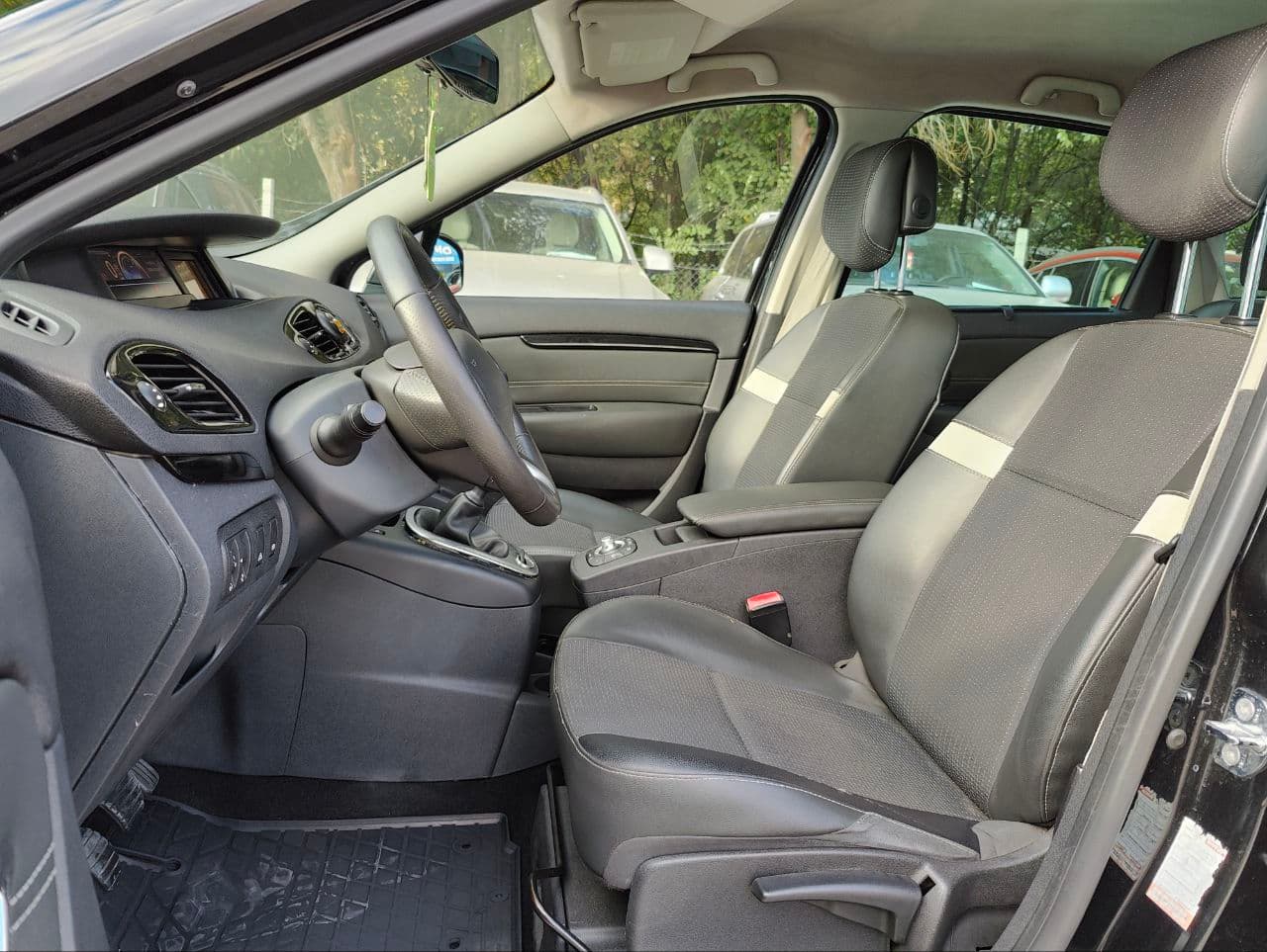 Renault Grand Scenic 2012 — Миниатюра 6