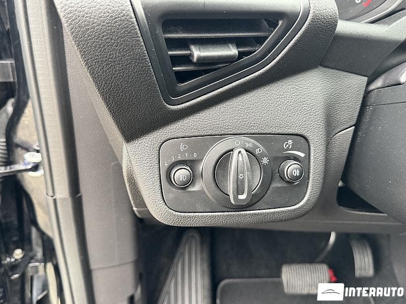 Ford Grand C-MAX 2017 — Миниатюра 18