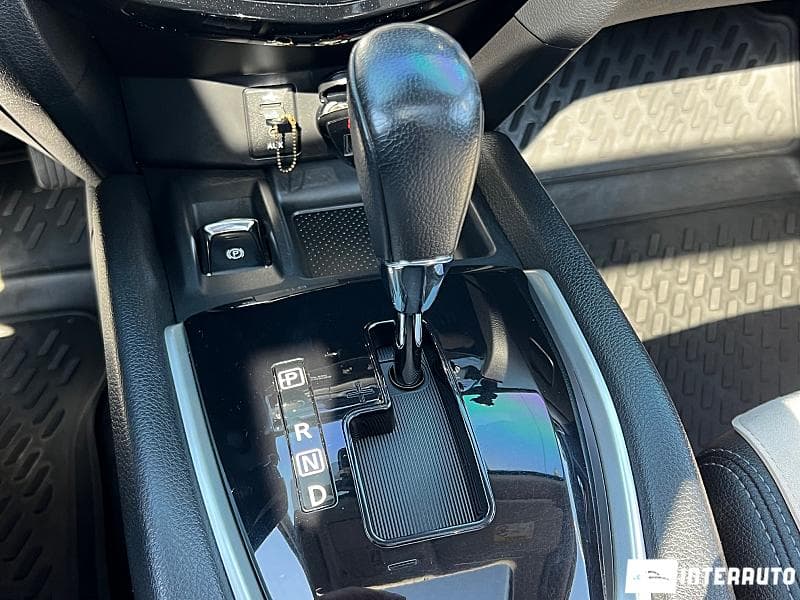 2015 Nissan X-Trail — Miniatură 12
