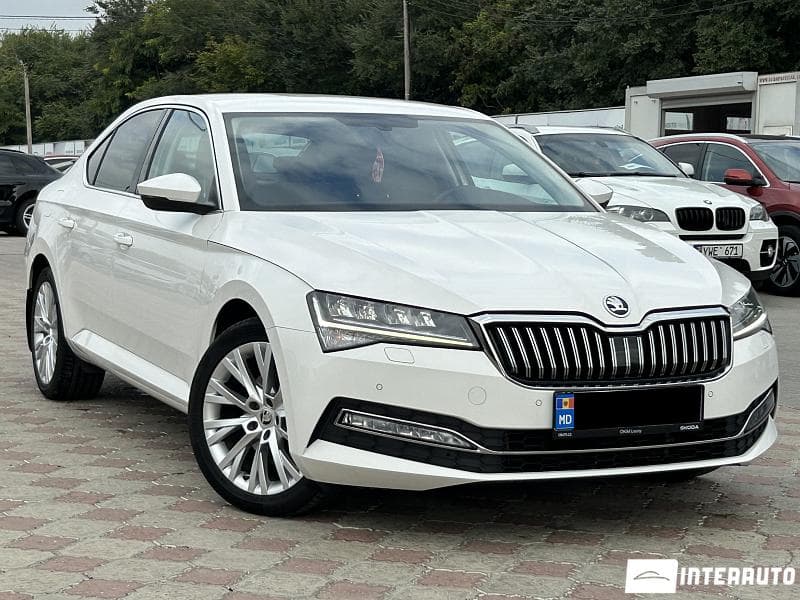 2021 Skoda Superb — Miniatură 4