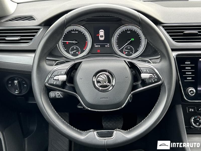 2021 Skoda Superb — Miniatură 11