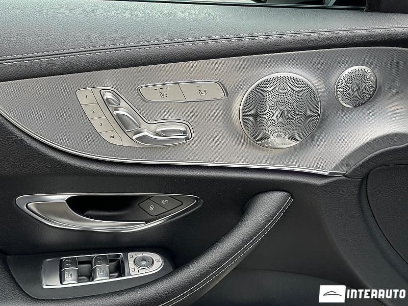 2017 Mercedes E 220 — Miniatură 13