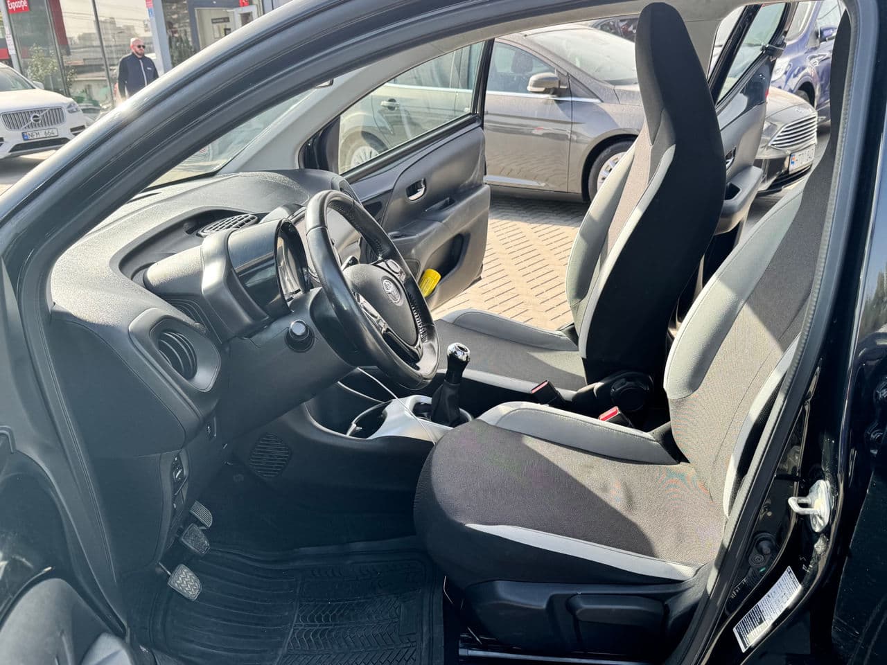 2017 Toyota Aygo — Miniatură 5