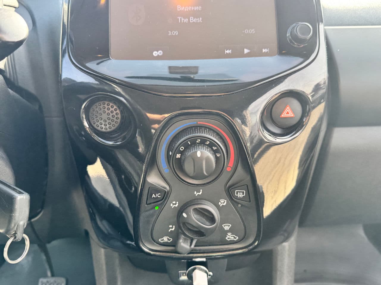 2017 Toyota Aygo — Miniatură 11