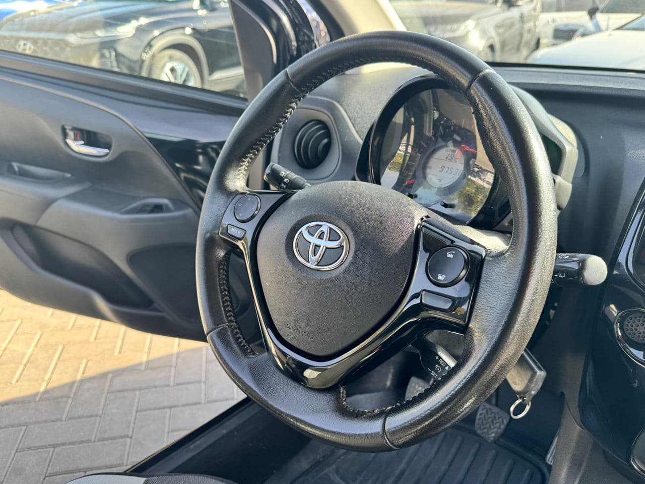 2017 Toyota Aygo — Miniatură 7