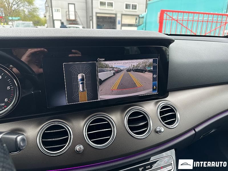 2016 Mercedes E 220 — Miniatură 10