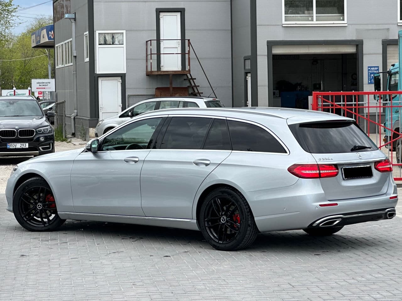 2016 Mercedes E 220 — Miniatură 2