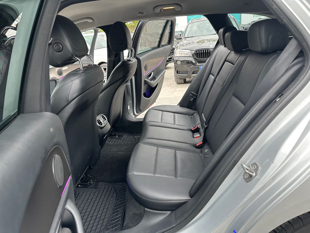 2016 Mercedes E 220 — Miniatură 6