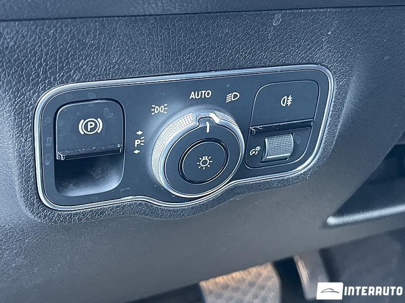 Mercedes GLB 200d 2020 — Миниатюра 9