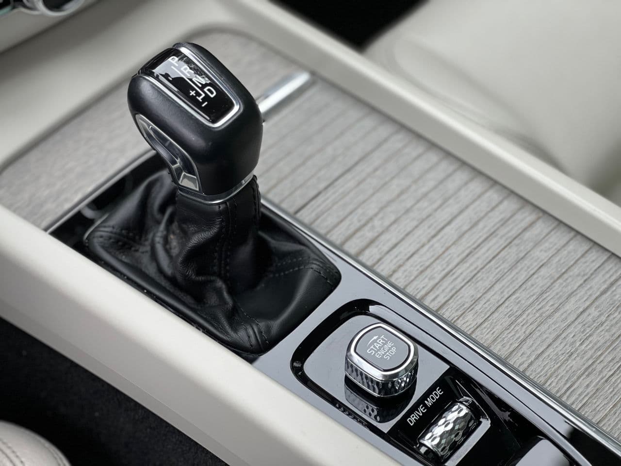 2018 Volvo XC 60 — Miniatură 11