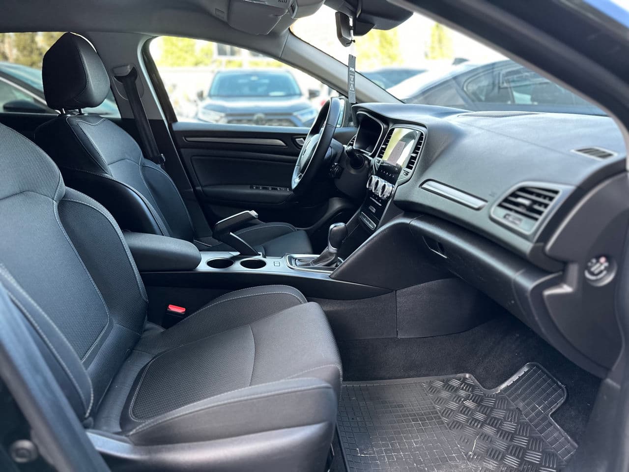 Renault Megane 2022 — Миниатюра 17