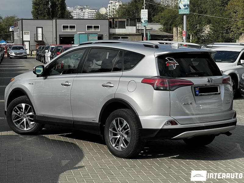 2016 Toyota Rav-4 — Miniatură 2