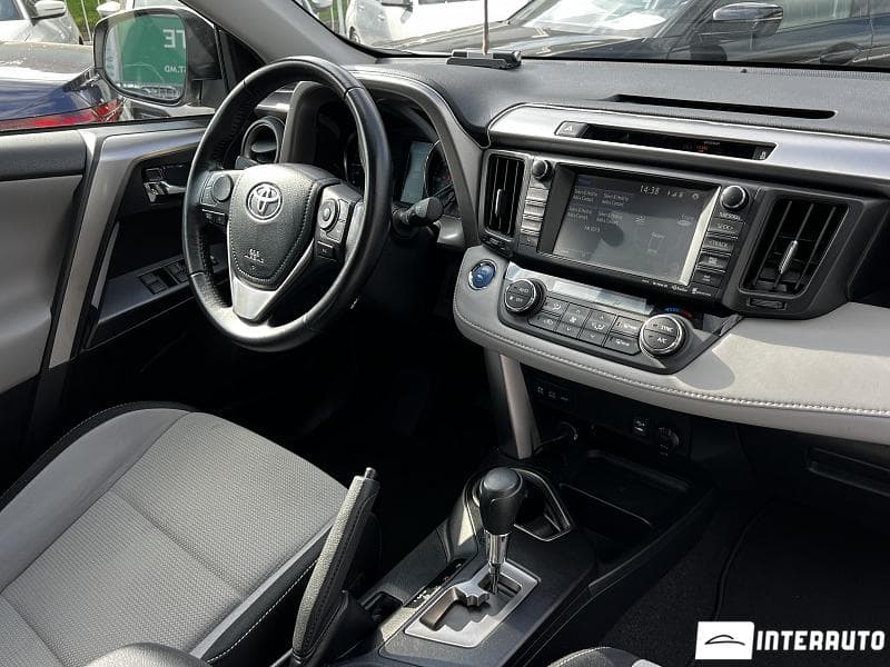 2016 Toyota Rav-4 — Miniatură 6