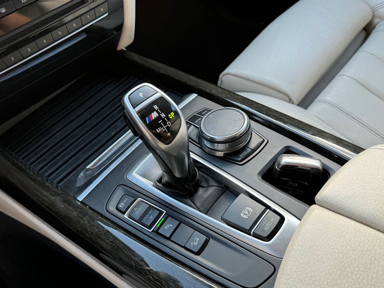 2016 BMW X5 2.5D — Miniatură 13