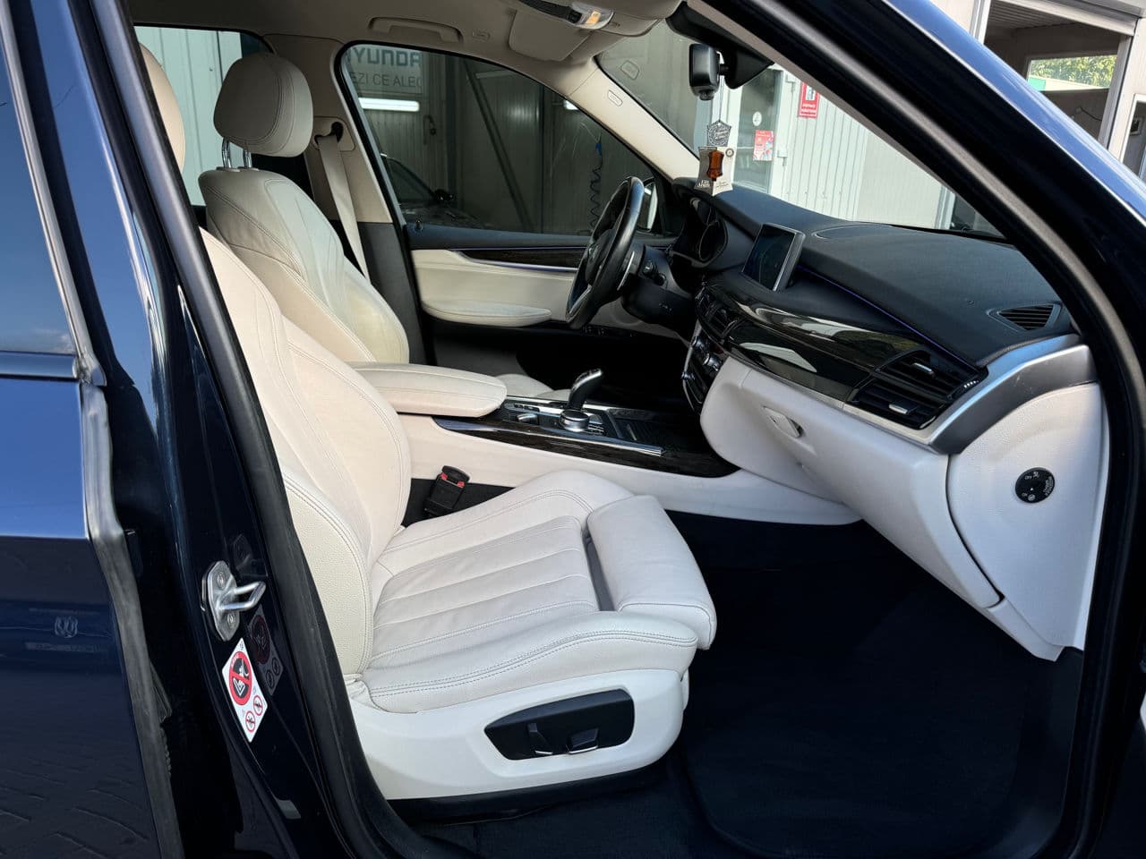 2016 BMW X5 2.5D — Miniatură 11
