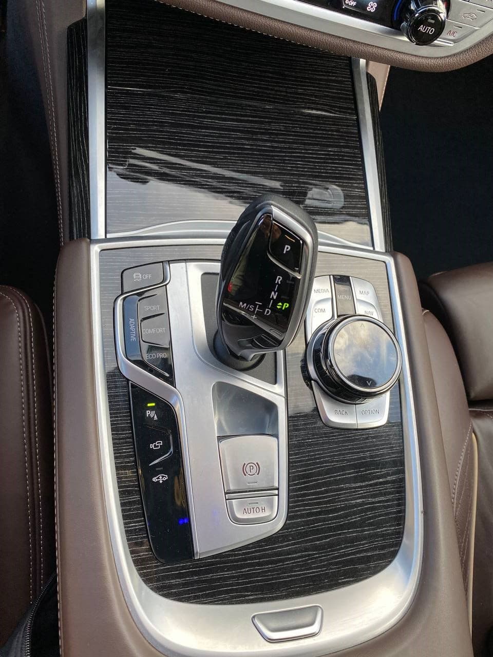 2020 BMW 750 — Miniatură 18