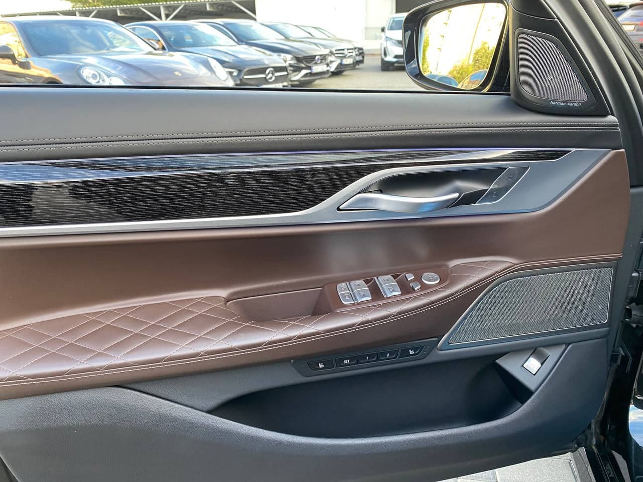 2020 BMW 750 — Miniatură 7