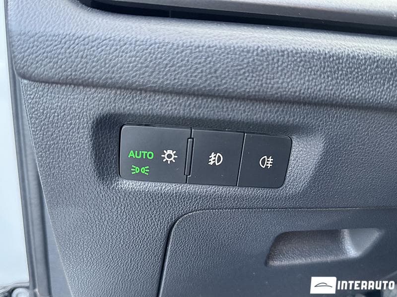 2020 Skoda Octavia — Miniatură 18