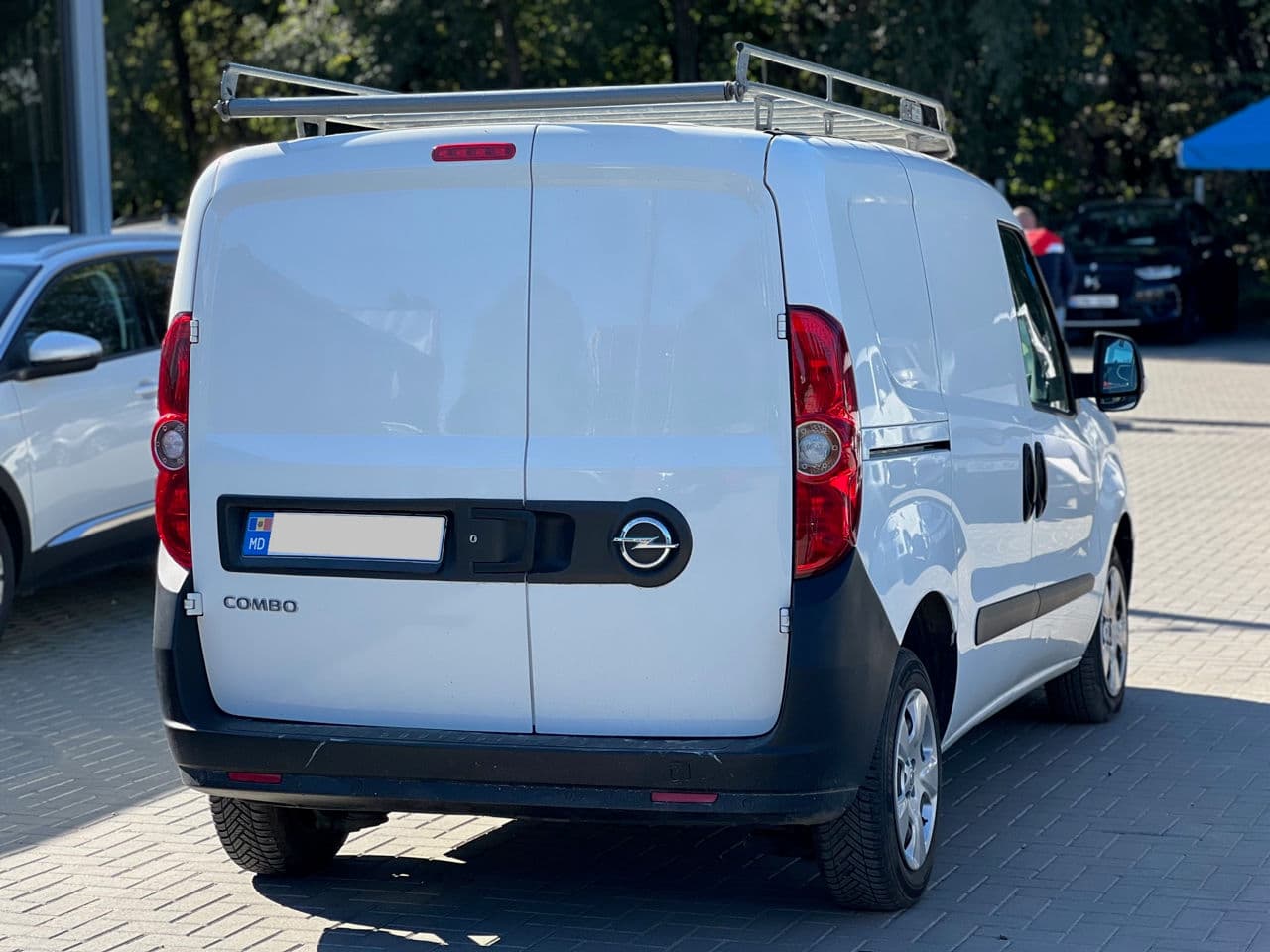 Opel Combo 2018 — Миниатюра 2