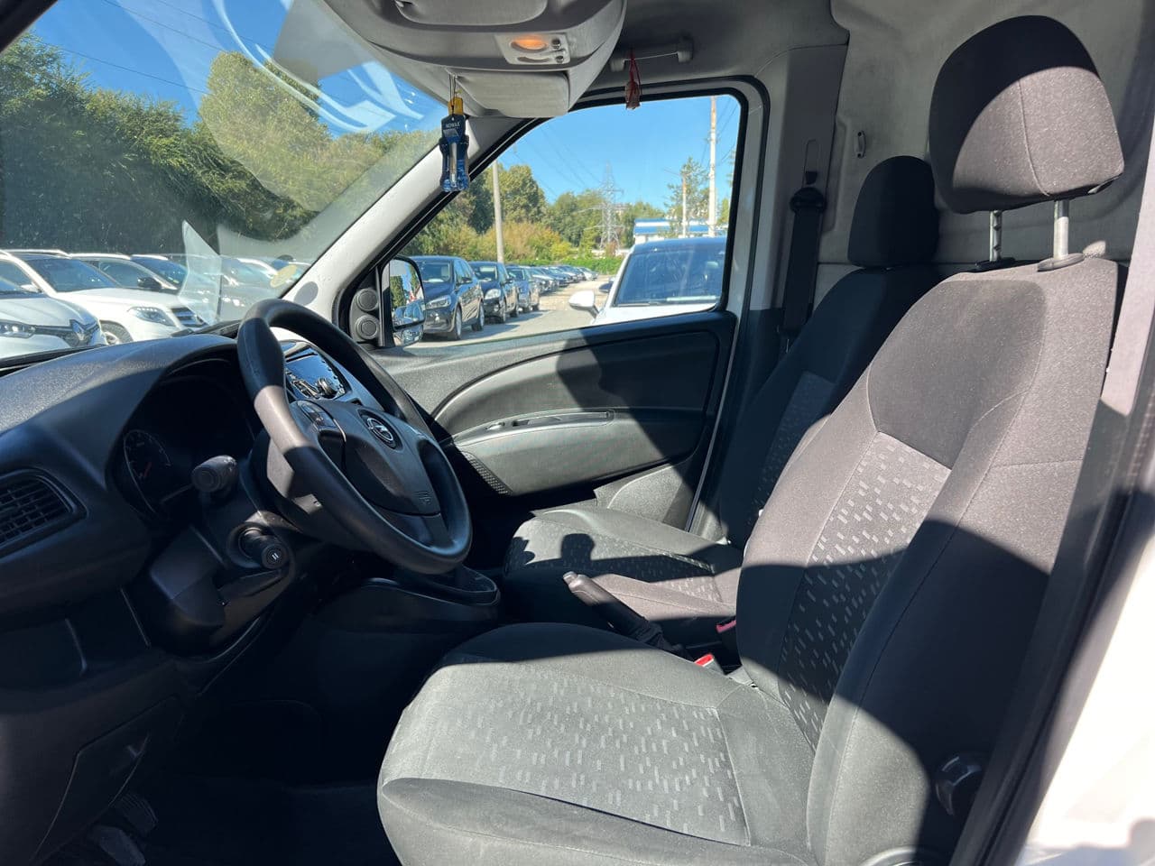 Opel Combo 2018 — Миниатюра 9