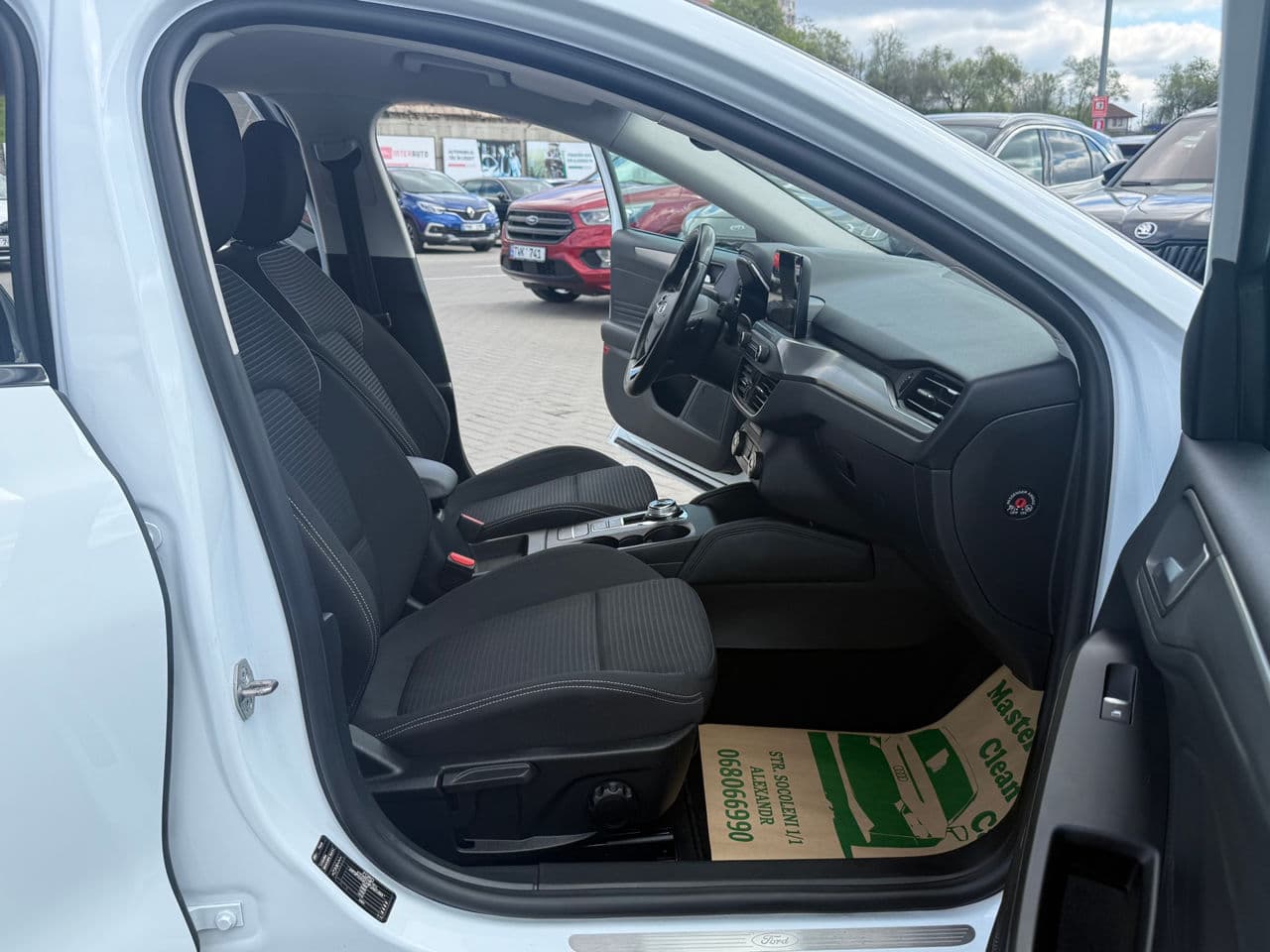 2018 Ford Focus — Miniatură 15