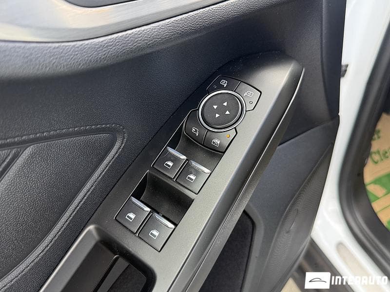 2018 Ford Focus — Miniatură 18