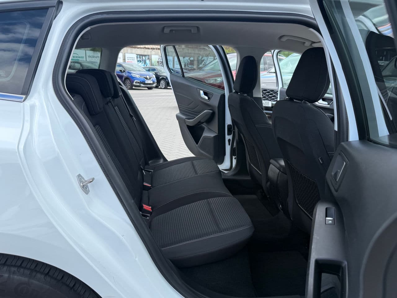 2018 Ford Focus — Miniatură 14